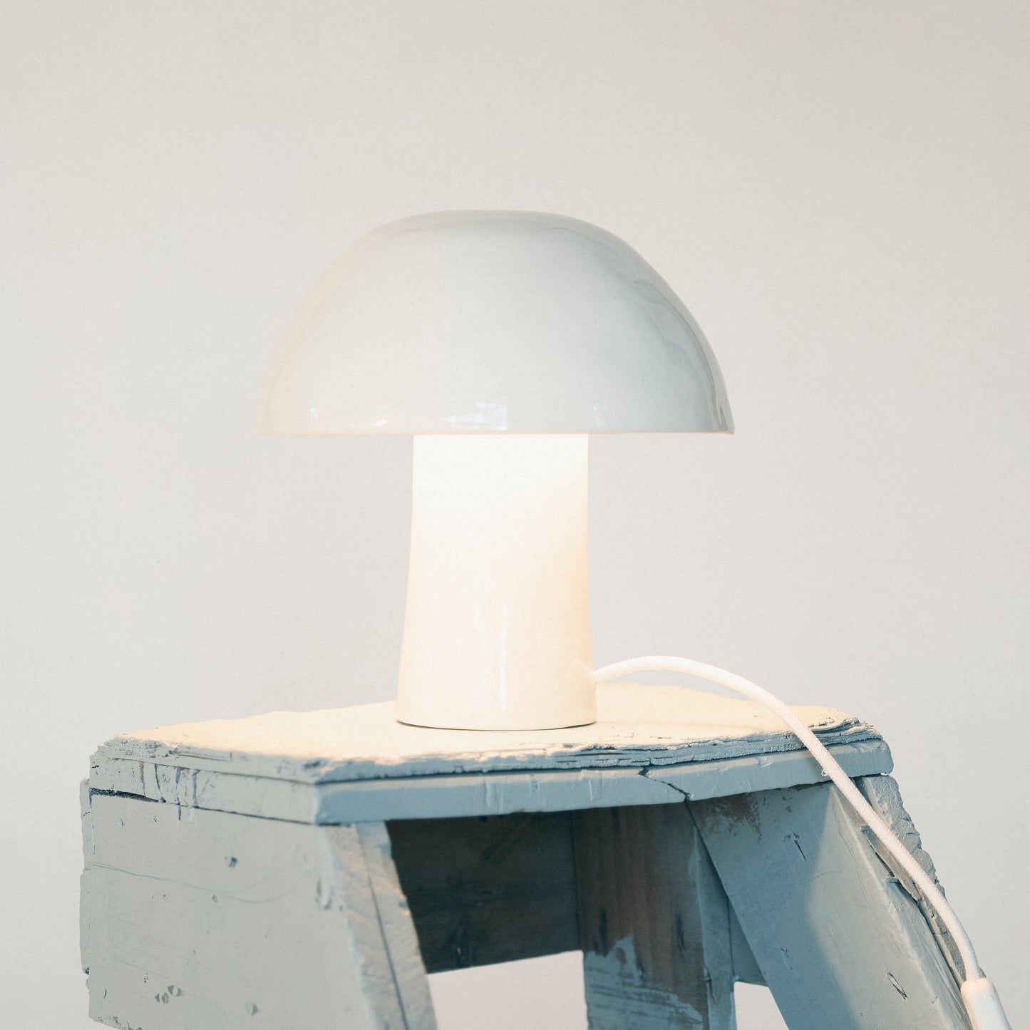 Spora Serie Blanca cable blanco