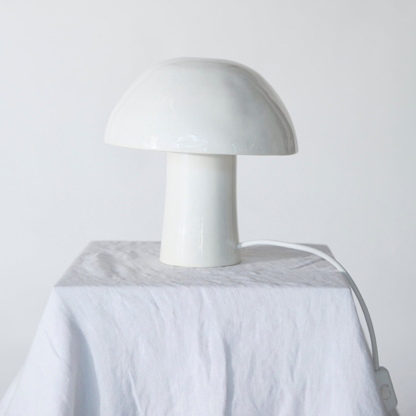 Spora Serie Blanca cable blanco